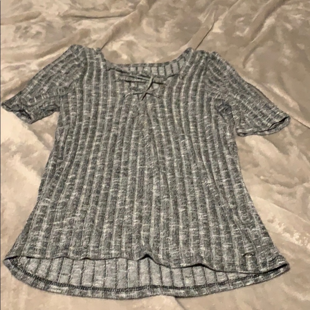 Grey short sleeve t shirt